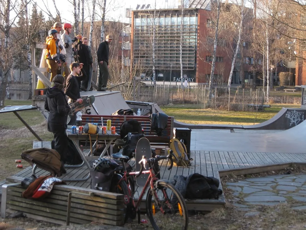 Aalto Skate — Otaniemen opiskelijoiden oma skeittiporukka